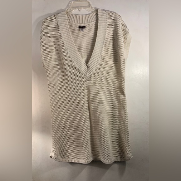 Old Navy Knitted V-Neck Cover Up, Size: 1, & Color: Cream - Picture 8 of 12